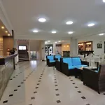 Отель Lintzi