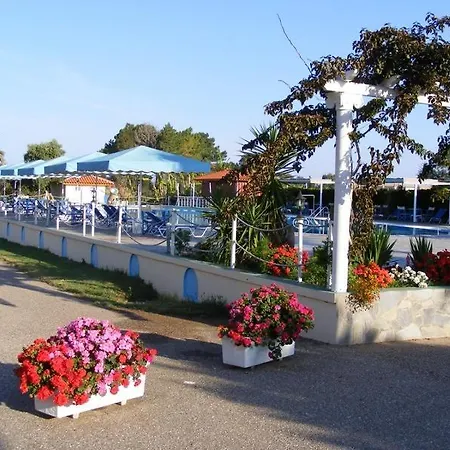 Lintzi Hotel 2*