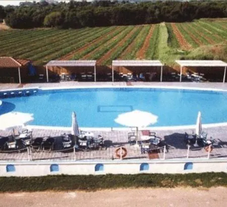Lintzi Hotel 2*