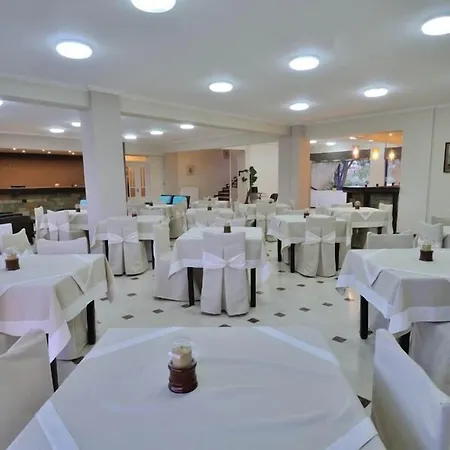 Lintzi Hotel Arkoudi