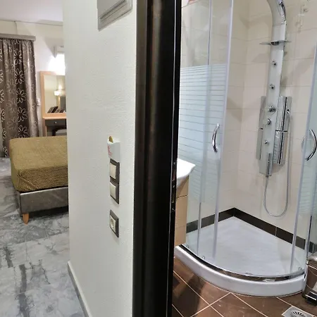 Hotel Lintzi Arkoudi