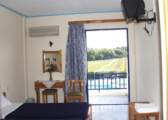 Hotel Lintzi Arkoudi