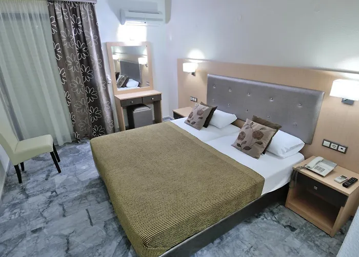 Hotel Lintzi Arkoudi