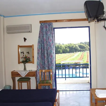 Hotel Lintzi Arkoudi