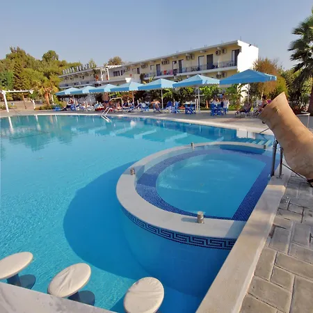 Отель Lintzi Аркуди