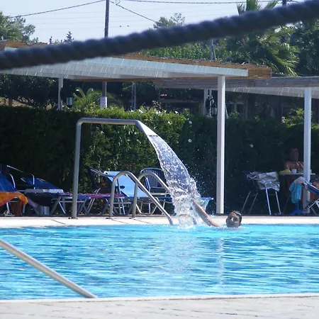 Lintzi Hotel