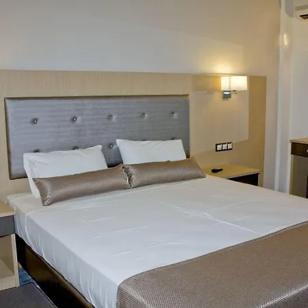 Otel Lintzi 2*