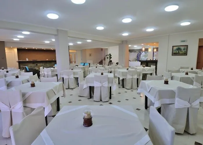 Lintzi Hotel Arkoudi