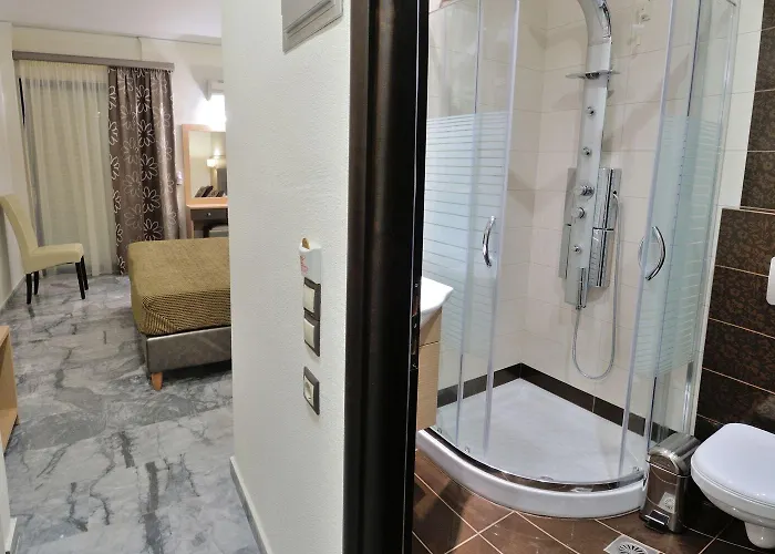 Hotell Lintzi Arkoudi