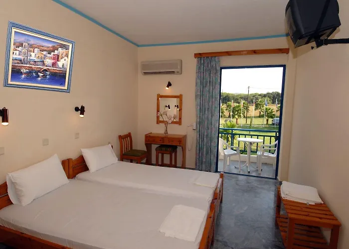 Lintzi Hotell Arkoudi